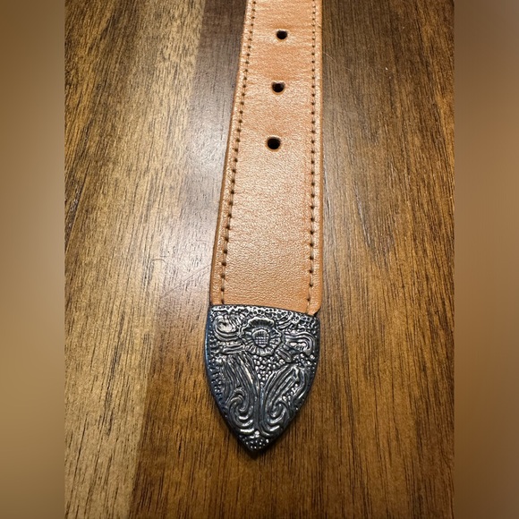 Vintage Ann Taylor Wood Bead South Western Leather Belt Size Medium - Picture 6 of 6